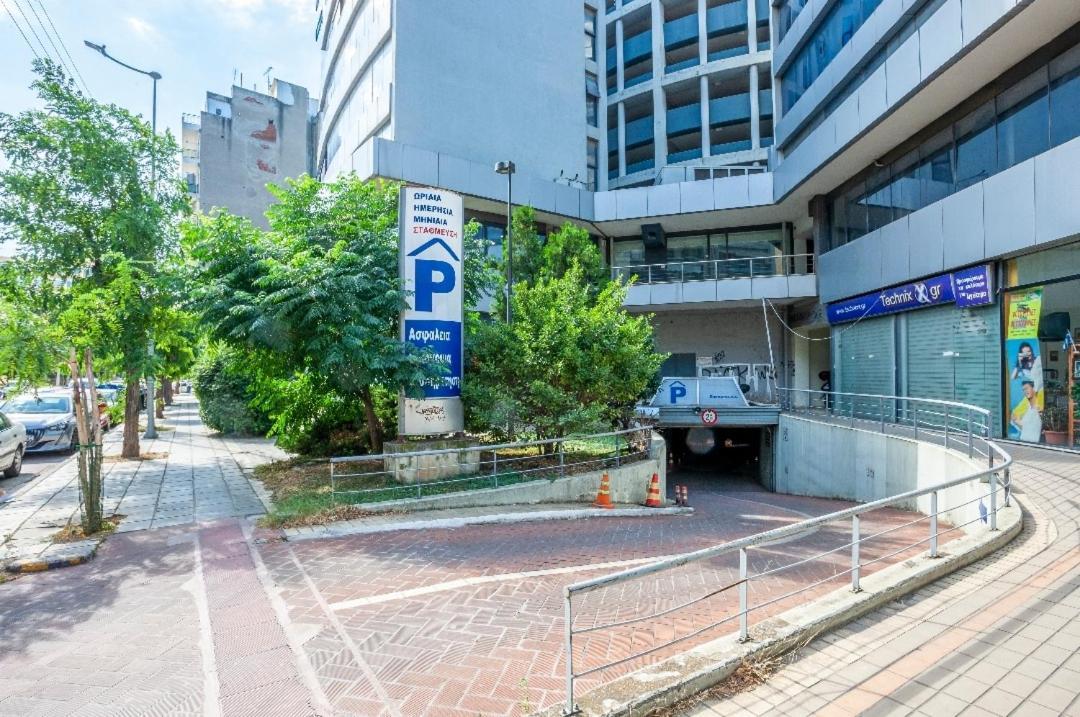 Railway Area Studio Parking Салоніки Екстер'єр фото